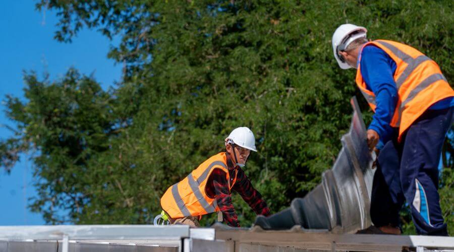 Professional residential roofers in Chatham, MI